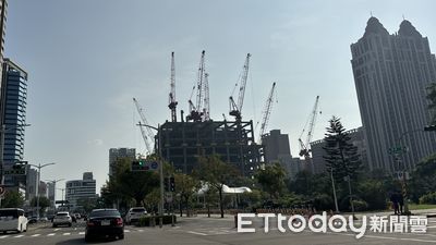 農16「8座塔吊」齊發　在地：少見的工程盛況