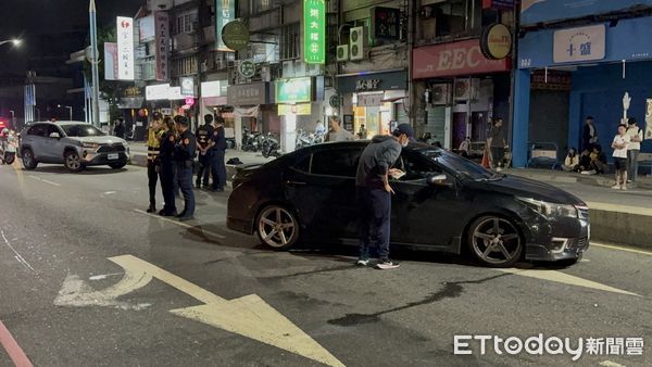 ▲新莊警方查緝偽造車牌，陳男撞警逃逸遭開槍壓制。（圖／記者陳以昇攝）