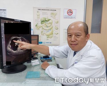 苗栗男乳頭狂滲血！一壓「2呎血柱噴醫師臉」　竟是罹患乳癌