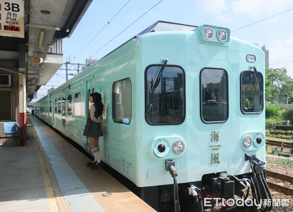 ▲觀光列車「海風號」邀請韓國啦啦隊女神李晧禎、台日混血美女各務禮美奈參加首航,台鐵海風號觀光列車,海風號首波行駛於新竹至台中區間。（圖／記者彭懷玉攝）