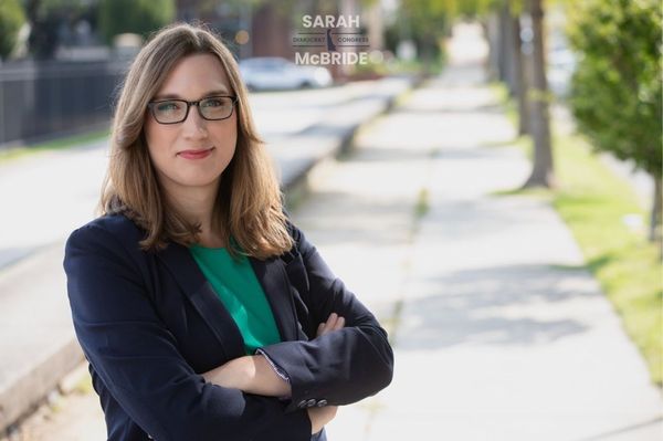 這次選舉誕生了美國史上首位跨性別國會議員麥克布萊德。（翻攝自@SarahEMcBride X）