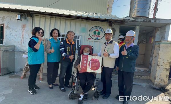 ▲台南市勞工局推動「弱勢築愛 做工人ㄟ愛」服務專案，榮獲國發會第七屆「政府服務獎」肯定，12月11日將北上領獎。（圖／記者林東良翻攝，下同）