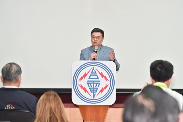 ▲▼行政院長卓榮泰至台中電廠談能源轉型計畫             。（圖／翻攝自Facebook／卓榮泰）