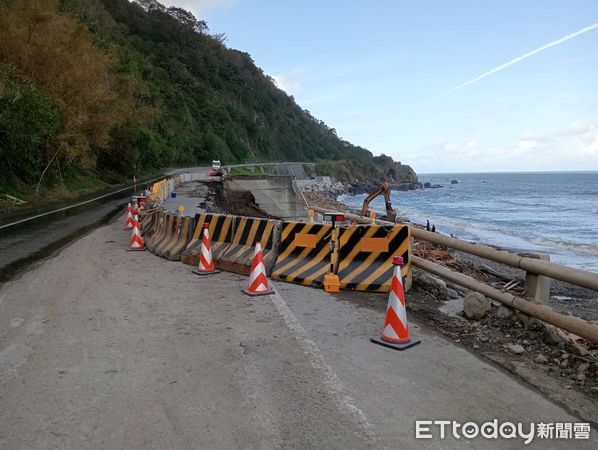 ▲台11線43k~57k因路基掏空，施工期間單線雙向通行管制。（圖／公路局提供，下同）