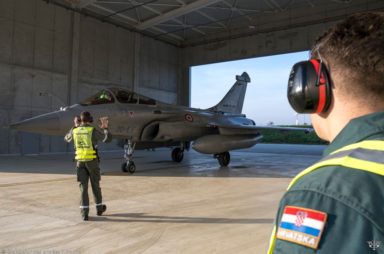 馬克宏拍板軍援！　烏克蘭將迎接「百架飆風戰鬥機」