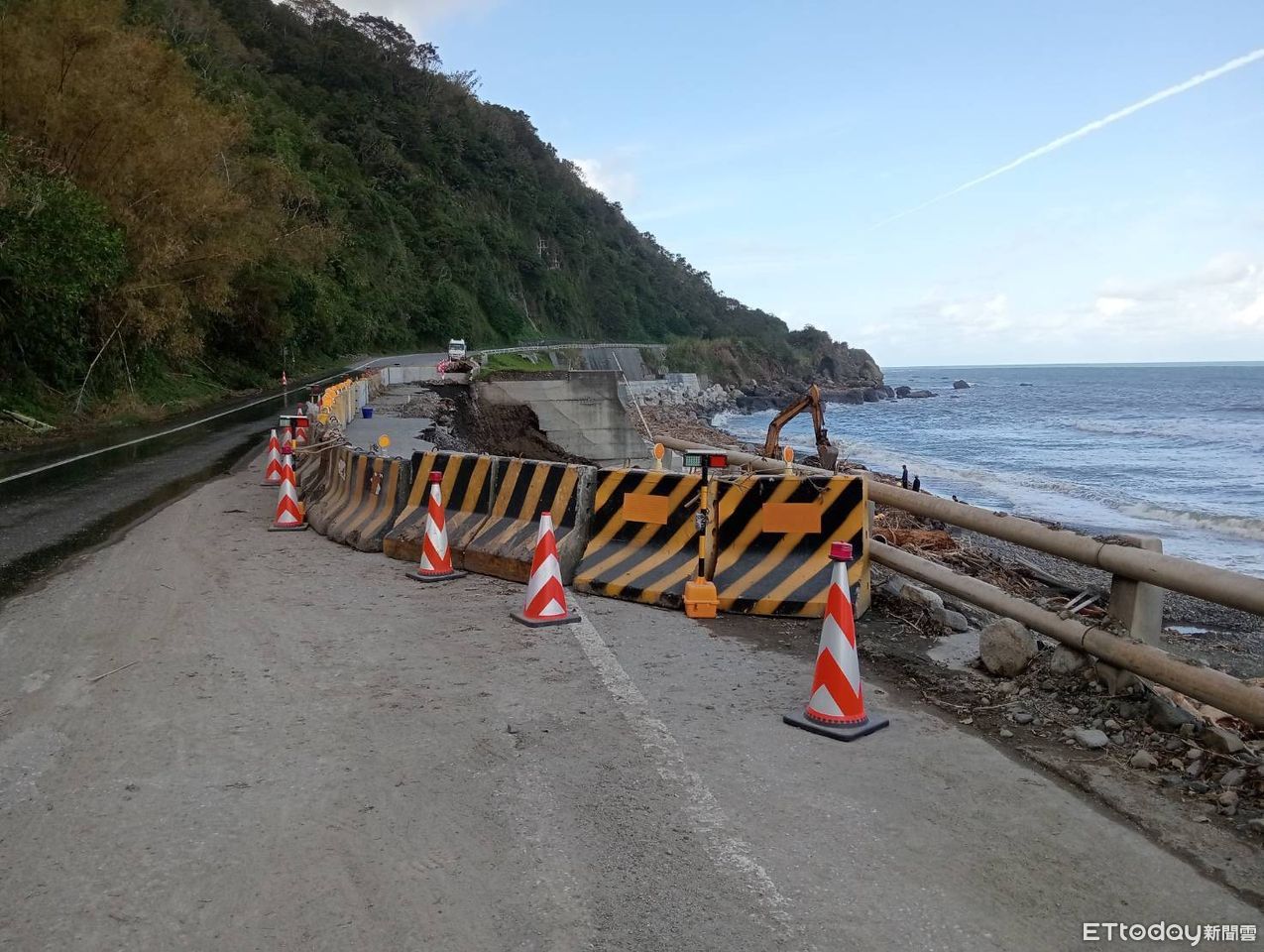 路基掏空搶修！花蓮台11線新社至大灣施工　單向雙向通行