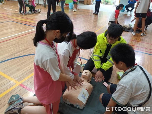 ▲基隆15所國中生急救包紮競技。（圖／記者郭世賢翻攝）