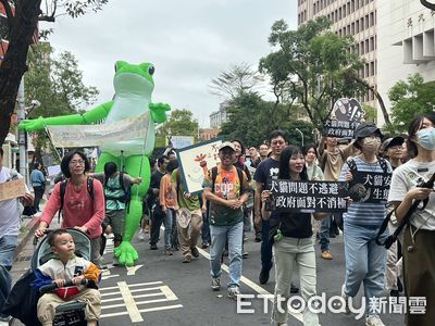 2千人立院集結為野生動物請命　籲犬貓「外來入侵種」列課綱