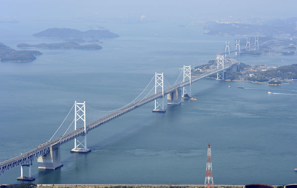 ▲▼2018年4月1日空拍照，日本岡山縣和香川縣之間的瀨戶大橋。（圖／達志影像／美聯社）