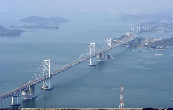 ▲▼2018年4月1日空拍照，日本岡山縣和香川縣之間的瀨戶大橋。（圖／達志影像／美聯社）