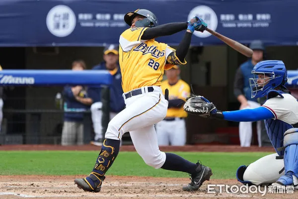 ▲▼12強官辦熱身賽，張仁瑋。（圖／記者李毓康攝）