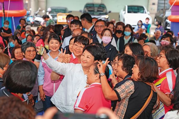 台中市長盧秀燕對參選黨魁仍持續觀望，近期多數以市政行程為主。（台中市政府提供）