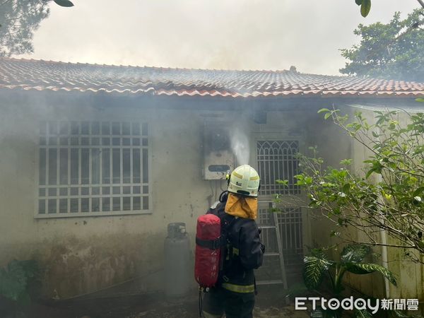 ▲竹山鎮民宅今早傳出熱水器火警。（圖／記者高堂堯翻攝，下同）