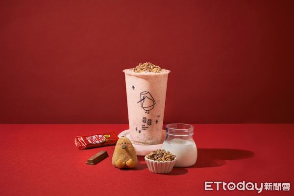 ▲▼「發發 X KitKat」聯手推出全新3款巧克力飲品。（圖／發發The Far Far Farm提供）