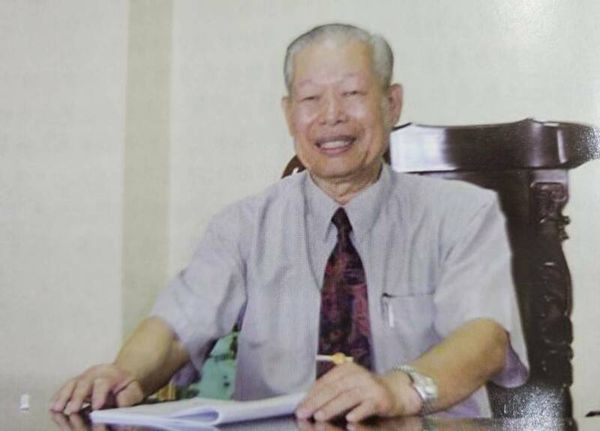 ▲彰化傳奇中醫張長森過世，享壽92歲，小名叫「狗屎」，也是彰化市「狗屎夜市」由來。（陳銌銌提供）