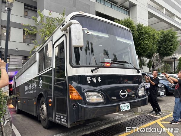 ▲▼台中地檢署,囚車,台中地院,監獄,坐牢,囚犯。（圖／記者許權毅攝）