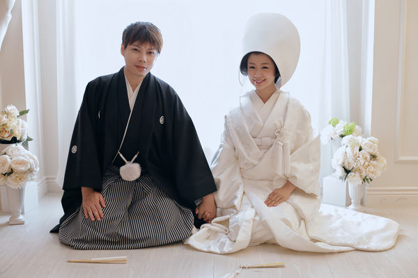 ▲佑群老師(左)與空姐老婆Amber當年結婚在日本拍攝的傳統婚紗。（圖／李佑群提供）