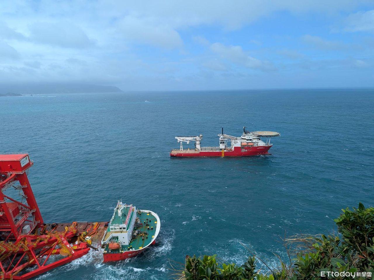 海象太差「鈺洲啟航輪」仍無法抽油　工程船日租估近百萬元