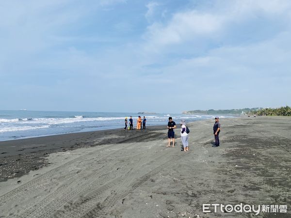 ▲▼高雄旗津驚傳「晨運男」溺水，救上岸已明顯死亡。（圖／記者吳世龍翻攝）