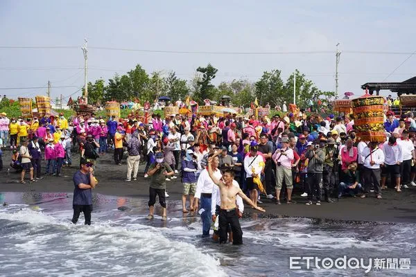 ▲南州迎王平安祭典13日遵循古禮「請水」儀式             。（圖／記者陳崑福翻攝）