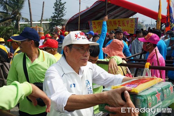 ▲蘇清泉參與南州迎王平安祭典活動             。（圖／蘇清泉服務處提供）