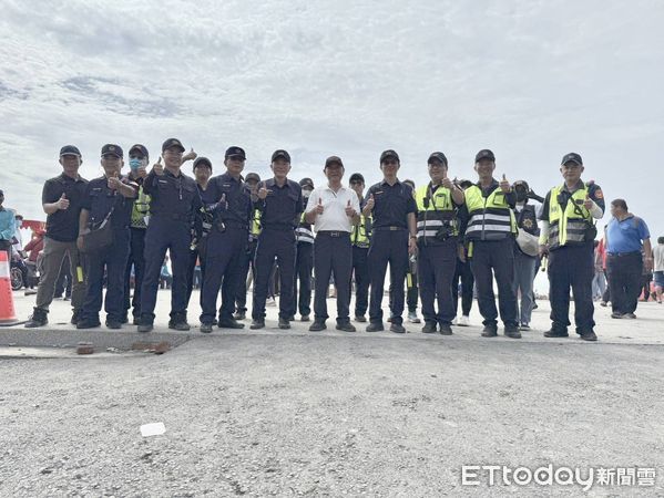 ▲東港警分局13日出動120位警、民眾投入南州迎王平安祭典活動。（圖／記者陳崑福翻攝）