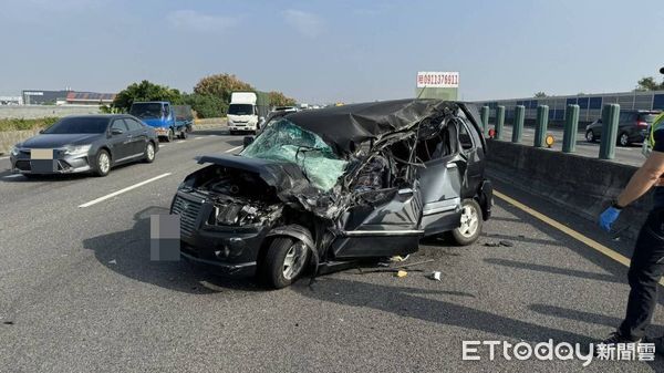 ▲國道天降輪胎，小客車遭砸中，駕駛送醫宣告不治。（圖／記者唐詠絮翻攝，下同）