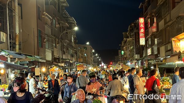 ▲▼ 高雄,美術館特區,內惟夜市,美術館,御皇苑,            。（圖／記者張雅雲攝）