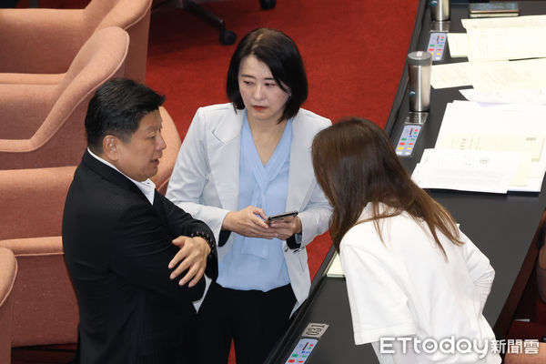 ▲▼ 1115 立法院會-傅崐萁,王鴻薇,高金素梅。（圖／記者黃克翔攝）