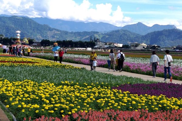 ▲2024台中國際花毯節主花毯,探索未來展區。（圖／台中市觀旅局提供）