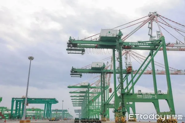 ▲高雄港第七貨櫃中心。（圖／記者許宥孺翻攝）