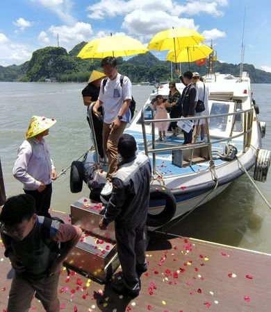 ▲▼越南蘭夏灣郵輪，國賓號五星郵輪兩天一夜米其林美食晚宴、漁村跳島體驗。（圖／大口提供）