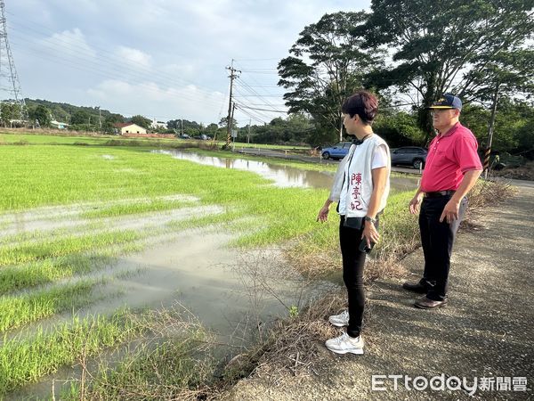 ▲立委陳亭妃強調，今日會勘後，已將蕎麥與黑豆災損情況通報農糧署，並再次敦促農業部加速處理。（圖／記者林東良翻攝，下同）