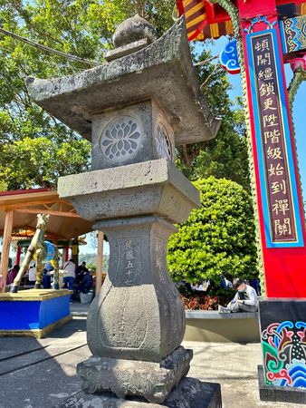 ▲▼]大溪蓮座山觀音寺，舊大溪橋附近香火鼎盛廟宇，爬百步雲梯俯瞰大漢溪。（圖／Viviyu小世界提供）