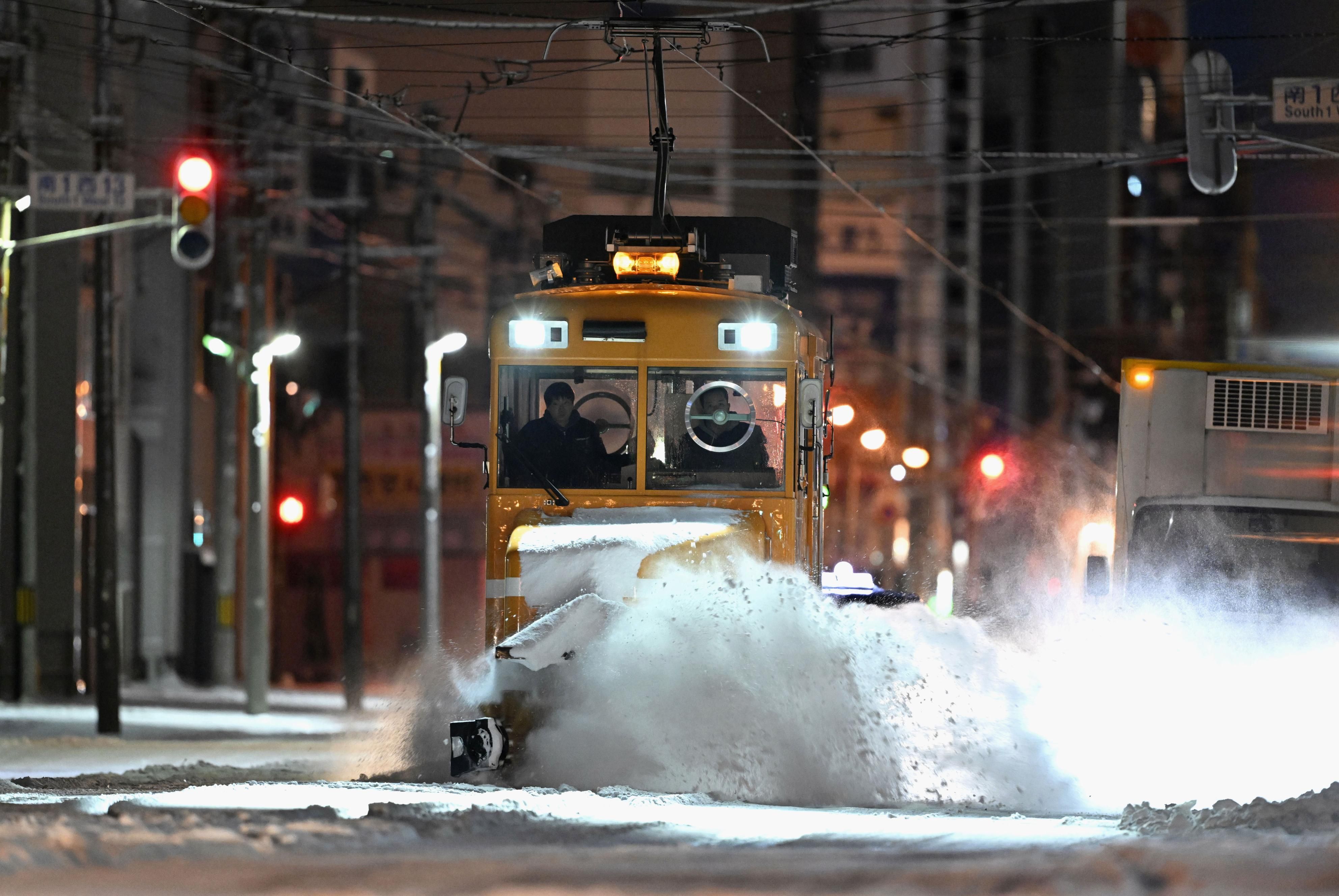 ▲▼日本北海道札幌市從18日起出動鏟雪列車「Sasara」。（圖／達志影像）