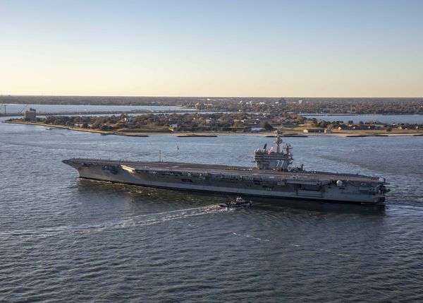 ▲▼尼米茲級航空母艦布希號（USS George H.W. Bush, CVN 77）。（圖／美國海軍）