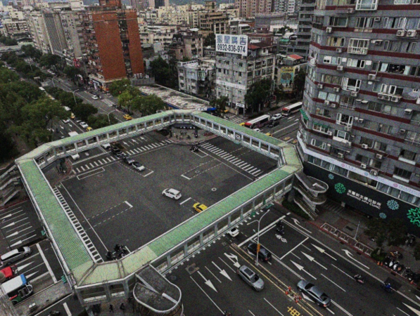 和平新生天橋　見證「車本思考」與「人行安全」辯證的..