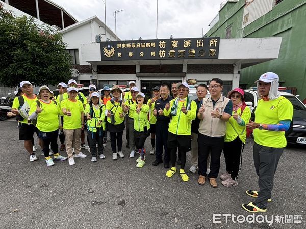 ▲枋寮警分局會同枋寮鄉公所進行打詐宣導            。（圖／記者陳崑福翻攝）