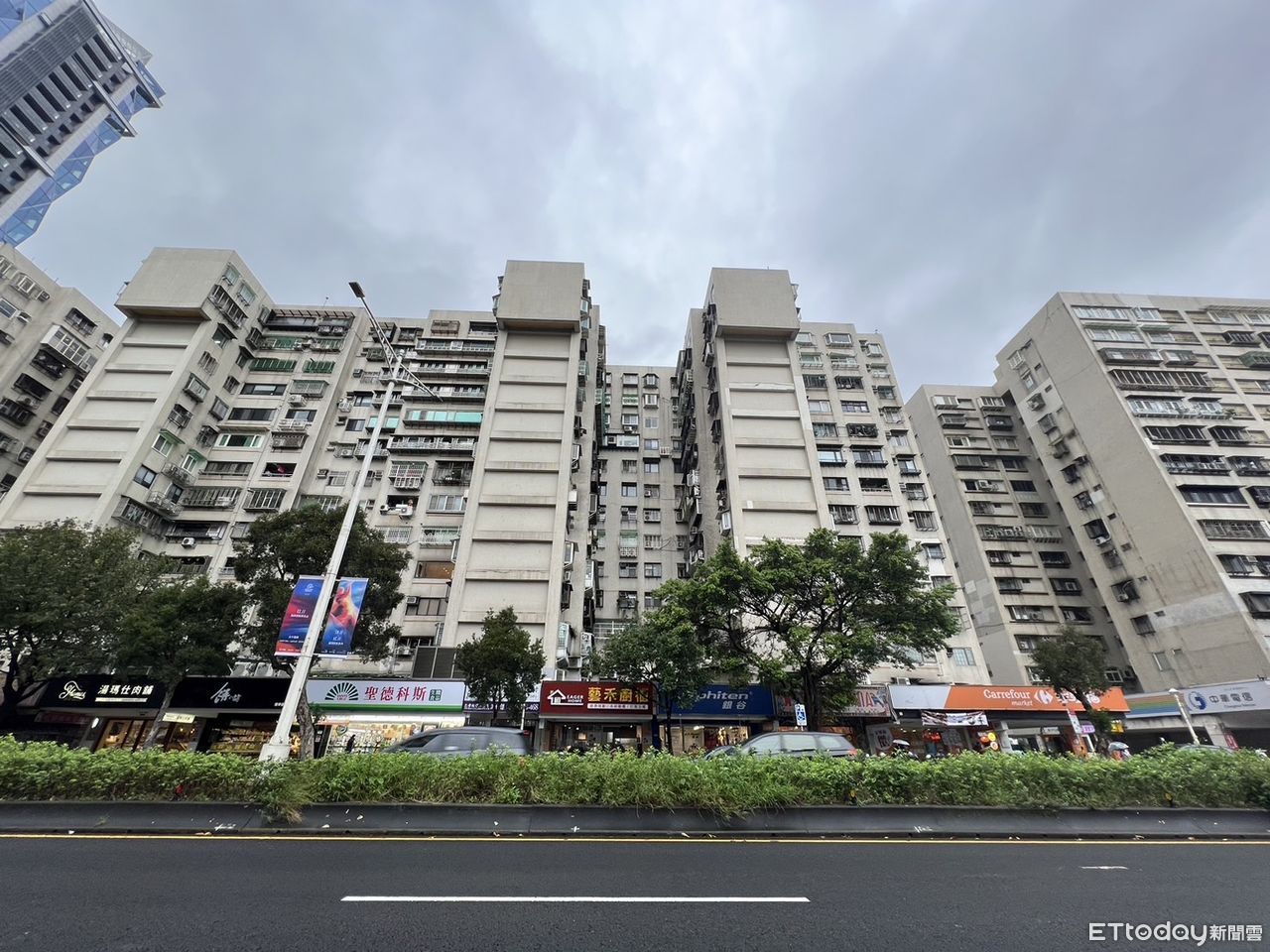 每人聽到「住1地段」是有錢人 妹子嘆:全家省吃儉用!全場吵翻