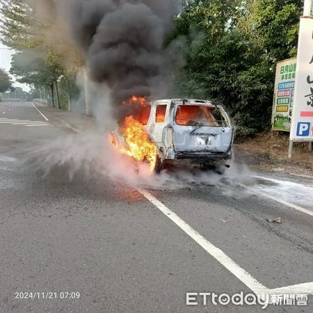 ▲▼      彰化台74甲火燒車       。（圖／記者唐詠絮翻攝）