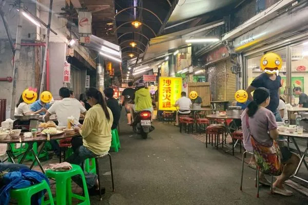 ▲▼隱身台中電子街排隊美食！重現香港大排檔氛圍、清淡湯頭越煮越甜。（圖／部落客飛天璇提供）