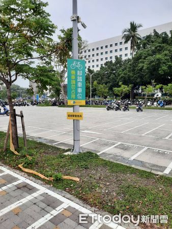 ▲屏東榮民總醫院自行車停車格             。（圖／記者陳崑福翻攝）