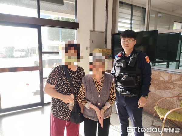 ▲▼老婦人女兒趕到派出所接領母親並激動向員警道謝。（圖／吉安警分局提供，下同）