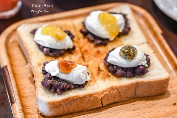 ▲▼網評日本老牌早餐神店！吐司搭配自製果醬＋小倉紅豆　清爽不甜膩。（圖／部落客周花花提供）