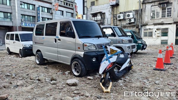 ▲▼      聚集竹南科學園區飆車競速  竹南警分局強勢壓制執法       。（圖／記者楊永盛翻攝）