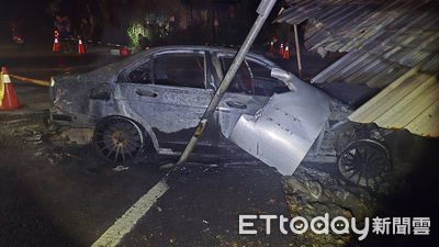 快訊／屏東深夜奪命火燒車！一家3口僅爸逃出　母與11歲兒雙亡