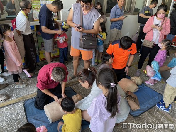 ▲台南市消防局第五大隊仁德分隊24日辦理「一日小小消防員」闖關宣導活動。（圖／記者林東良翻攝，下同）