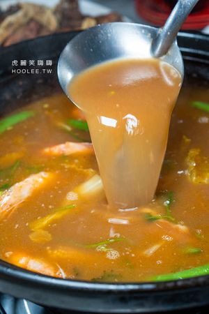 ▲▼高雄路邊攤香雞煲乾鍋，獨家醬料現炒一鍋兩吃             。（圖／虎麗提供）