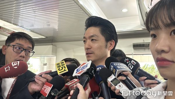 ▲▼台北市體育局長王泓翔、台北市長蔣萬安、台北市政府發言人殷瑋受訪。（圖／記者袁茵攝）