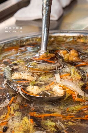 ▲▼三民第二公有市場無名素食，高雄40年素食麵攤，香椿素肉燥麻醬乾麵。（圖／虎麗提供）